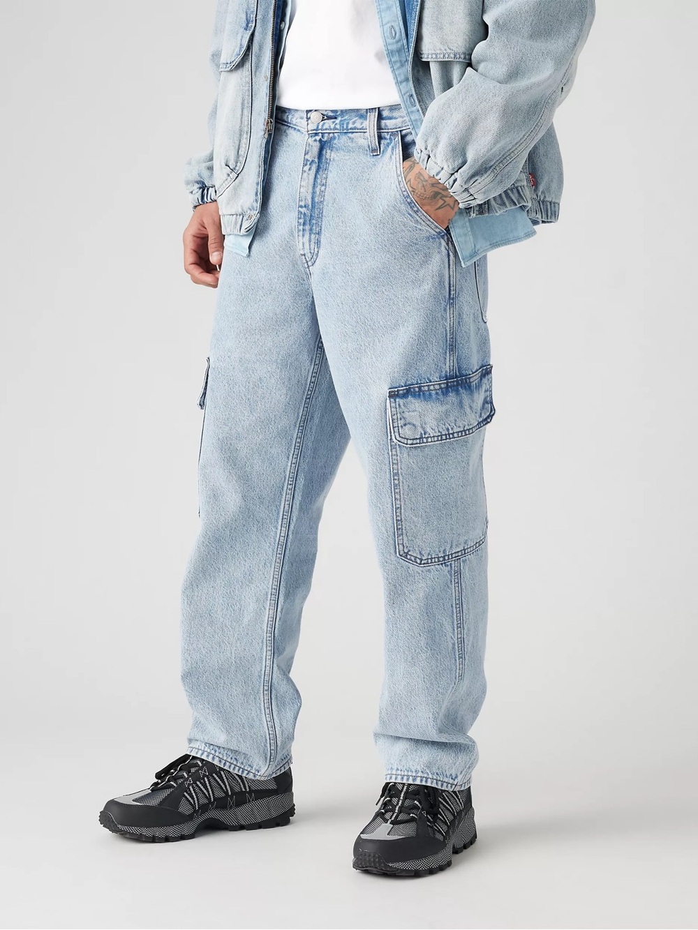 Levis 568 LOOSE Straight Cargo jeans men size 38×32 90s-inspired cargos